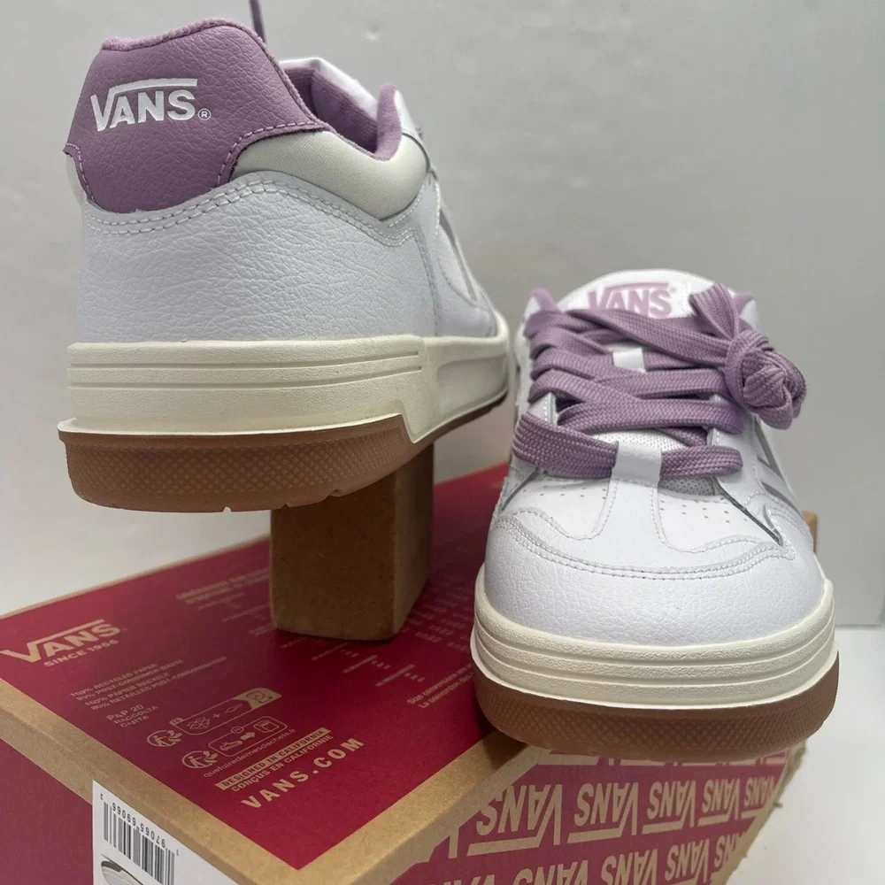 Vans Men’s Upland
Vintage Leather Purple
VN000D1HPRP White and Lavender Sneakers - Picture 8 of 16